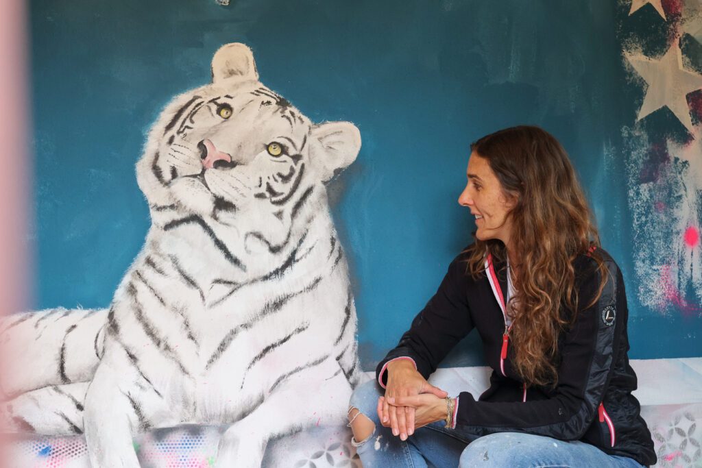 barbara-fuchs-kuenstlerin-bad-reichenhall-tiger-kinderzimmer-auftragsmalerei-sodankbar