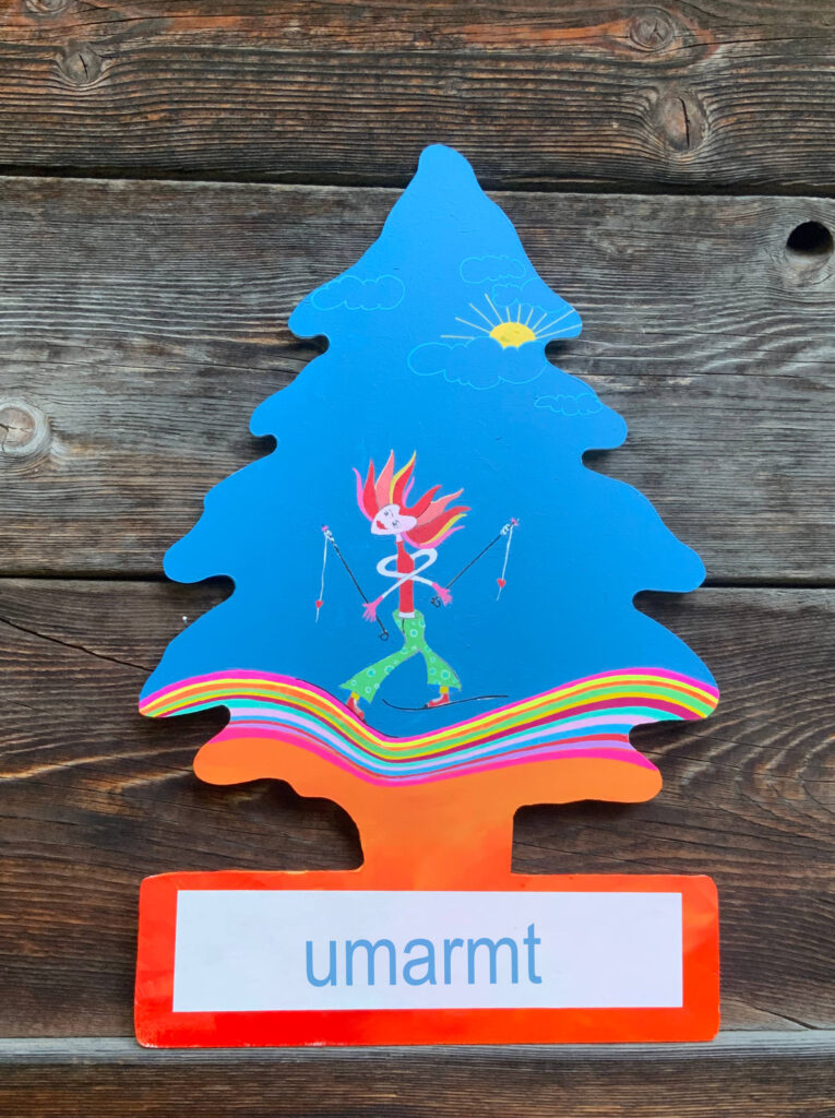 steffi-boehler-umarmt-wunderbaum-bad-reichenhall